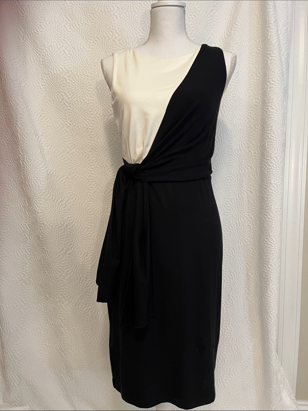 Ann Taylor Black & Cream Twist-Waist Midi Dress
